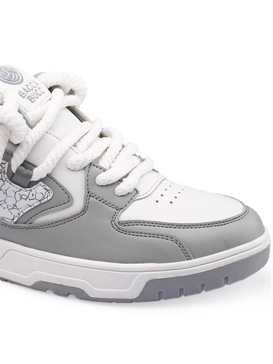 Bacca Bucci Stride Eclipse: Low-Top Flat-Sole Sneakers with Signature Thick Round Laces