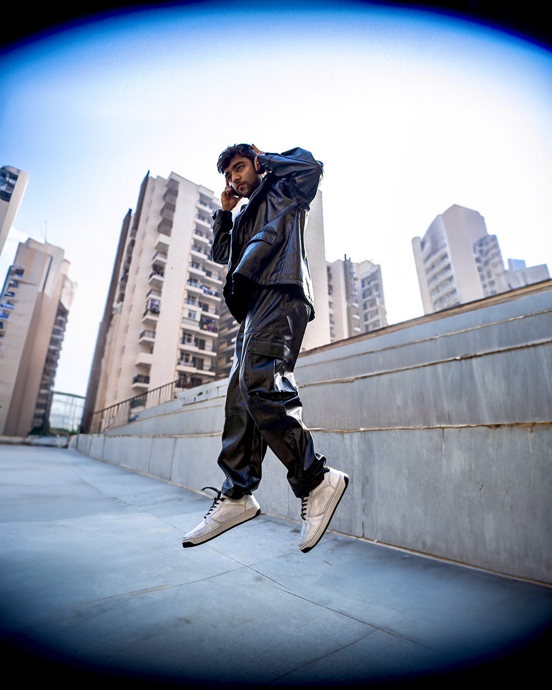 Bacca Bucci Mutliverse 2.0 Shimmering Silver Streak Low-Top Dance Sensation Sneakers