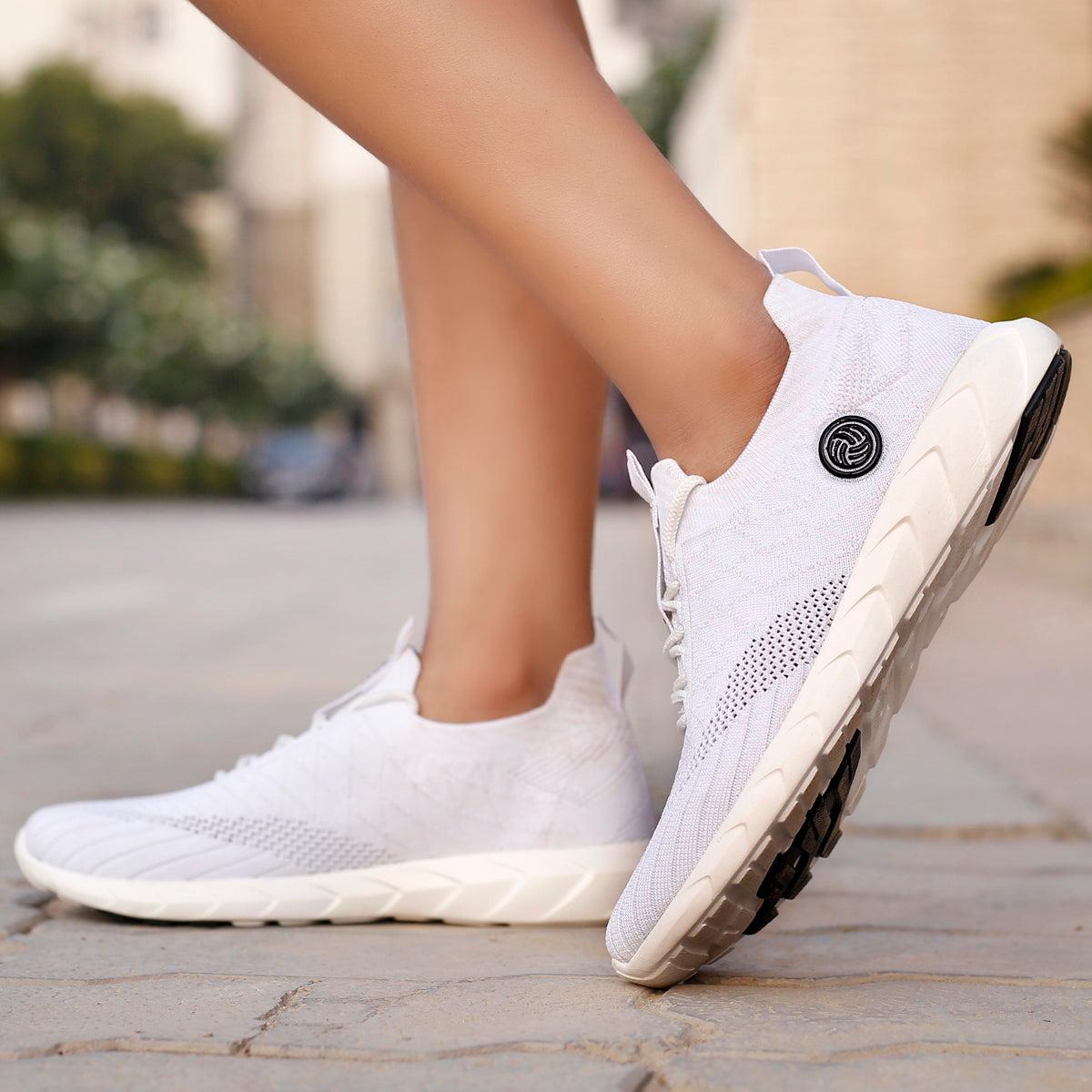 Casual shoes for women | Wave Rider white sneakers |