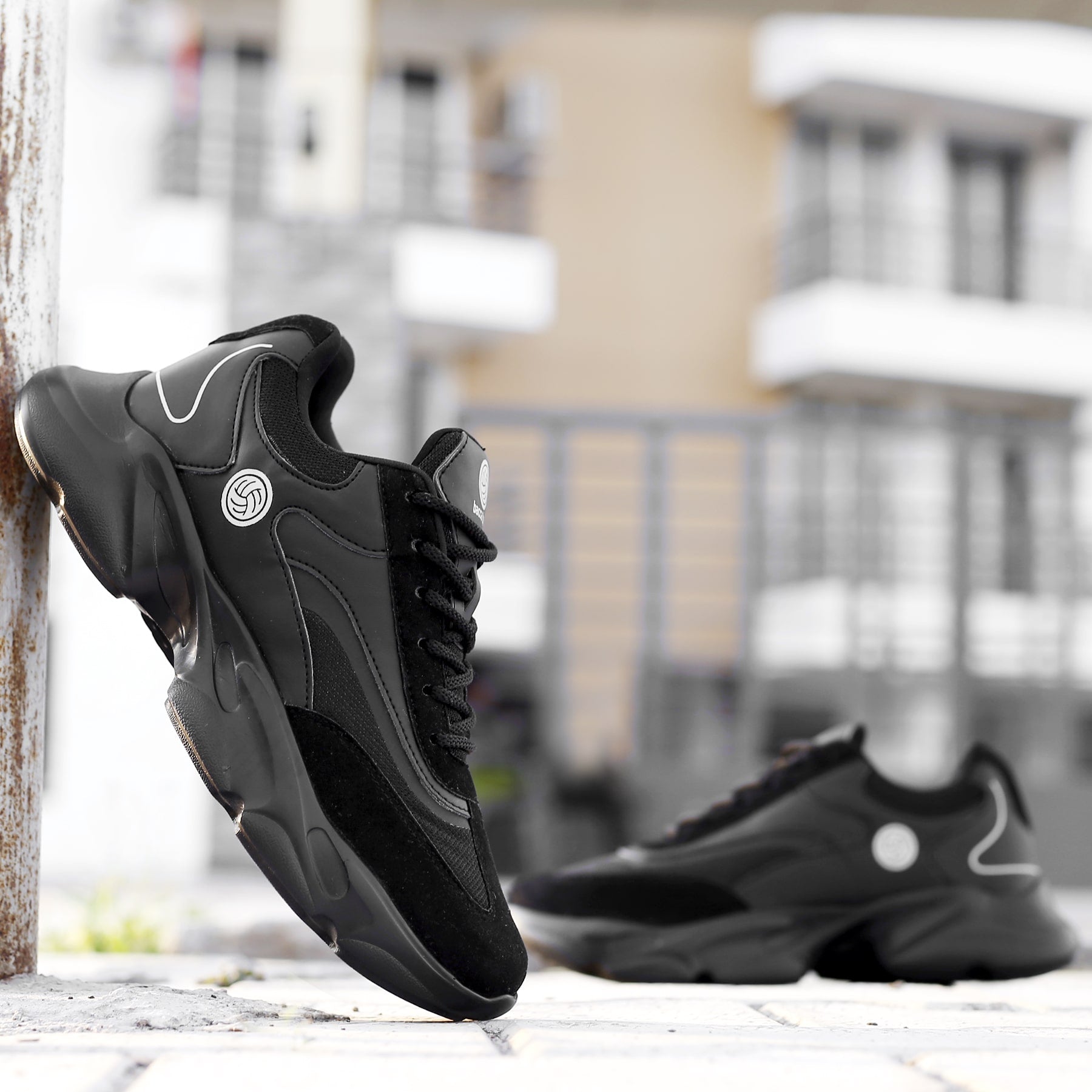black sneakers for men, black sneakers, chunky black sneakers, sneakers for men