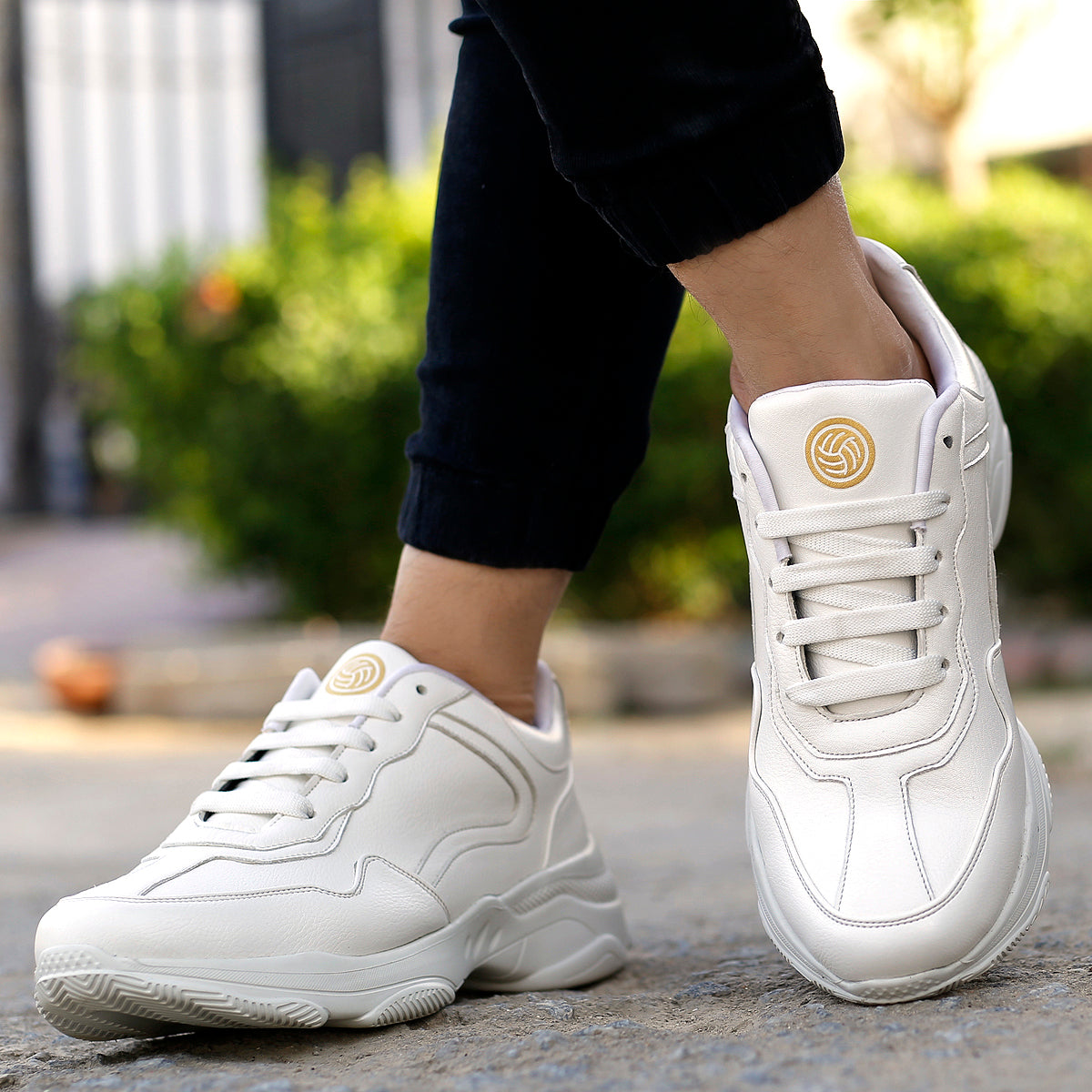 chunky white sneakers shoes for men, chunky white sneakers for men, white sneakers shoes for men, best white sneakers for men